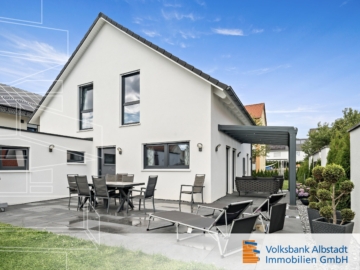 Einziehen und Wohlfühlen – Neubau aus 2016 mit PV und Speicher, 72461 Albstadt, Einfamilienhaus