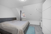 Schlafzimmer - Modern renovierte 4,5-Zimmerwohnung mit großzügigem Wohnkomfort
