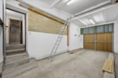 Garage - Einfamilienhaus mit Garage für das Auto und für den Camper