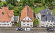 Aussenansichten - Charmantes Ein-/Zweifamilienhaus in ruhiger Lage