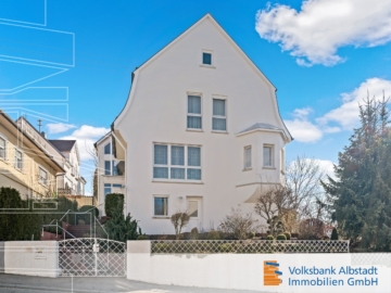 Ihr ZUHAUSE mit Traumaussicht und eigenem Garten wartet auf Sie!, 72458 Albstadt, Einfamilienhaus