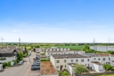 Ausblick vom Balkon - Nähe Flughafen und traumhafter Blick über die Felder