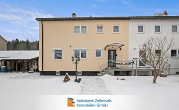 Schöne Doppelhaushälfte mit Garten und drei großen Garagen, 72458 Albstadt, Doppelhaushälfte