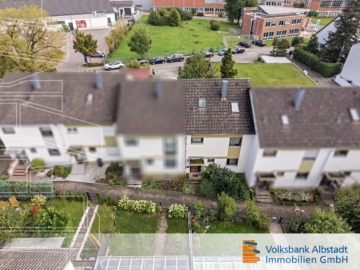 Familienfreundliches Haus mit Garten, Balkon und Terrasse in Reutlingen, 72760 Reutlingen, Reihenmittelhaus