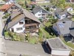 Ansicht - Großzügiges Zweifamilienhaus mit schönem Garten und zwei Garagen