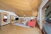 Wohnzimmer - Großzügiges Zweifamilienhaus mit schönem Garten und zwei Garagen