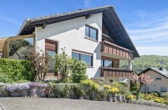 Ansicht - Großzügiges Zweifamilienhaus mit schönem Garten und zwei Garagen