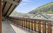 Balkon - Großzügiges Zweifamilienhaus mit schönem Garten und zwei Garagen