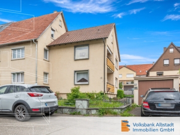 Zweifamilienhaus in zentraler Lage, 72461 Albstadt, Doppelhaushälfte