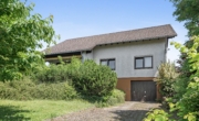 Aussenansichten - Schönes Häusle mit tollem Garten und viel Potential